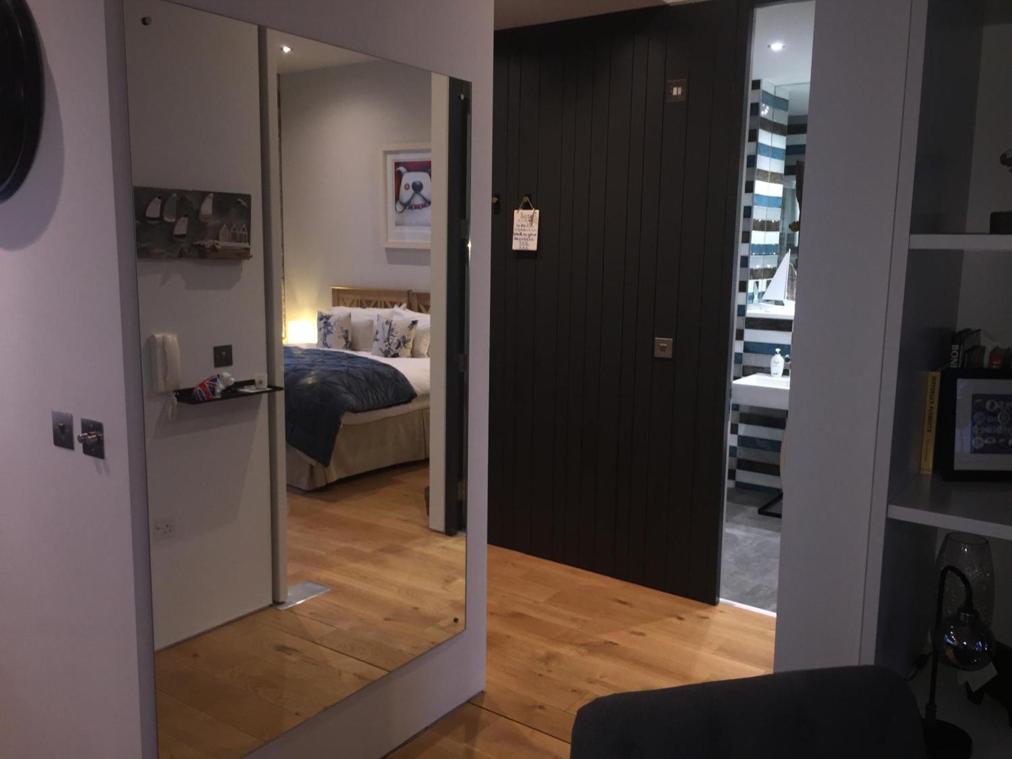 Royal William Yard Apartments Plymouth Room photo